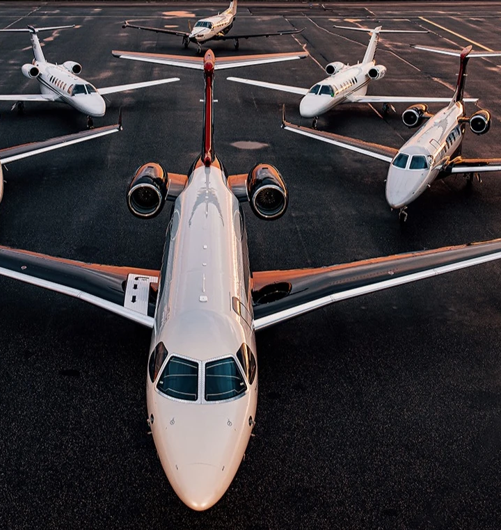 Tifomo plane
